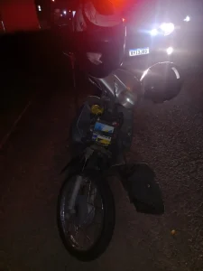 Motociclista sem CNH provoca colisão traseira na SC-350, em Aurora