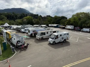 Encontro anual reúne cerca de 50 motorhomes e fortalece cultura do campismo em Rio do Sul