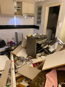 Vazamento de gás provoca explosão e deixa moradora ferida em Içara