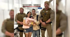 VÍDEO: Policiais salvam bebê de oito dias após engasgamento em Maracajá