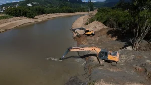 Seguem as obras de limpeza dos rios em Presidente Getúlio