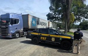 Carreta com 20 toneladas de excesso de peso é flagrada na BR-470 em Trombudo Central