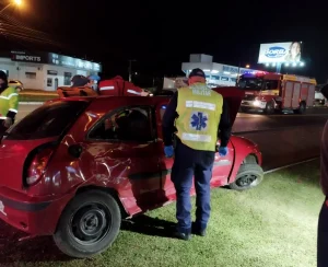 Jovem fica ferida em acidente com caminhão na BR-470, em Rio do Sul