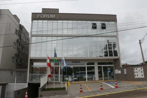Acusado de matar homem a pauladas enfrenta júri hoje em Rio do Oeste