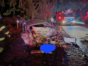 Homem morre e outras duas pessoas ficam gravemente feridas em acidente em Apiúna