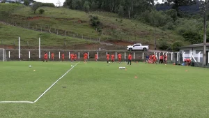 Santa tem duelo decisivo e conta com apoio da torcida