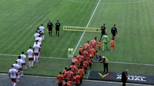 Santa vence mais uma em casa e assume vice-liderança