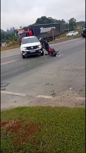 Motociclista fica gravemente ferido em acidente na BR-470