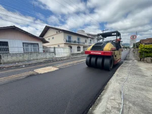 Obra de revitalização chega a novo trecho da rua Jacó Finardi, em Rio do Sul