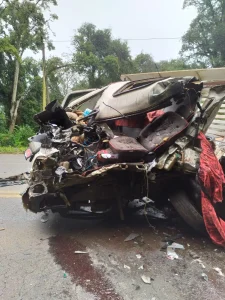 Acidente entre quatro veículos deixa um morto e um ferido grave na BR-282 em SC