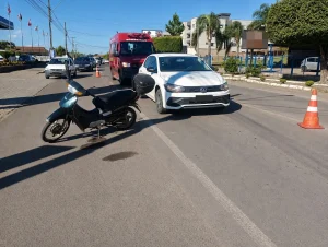 Motociclista de 45 anos fica ferido após colisão com carro em Presidente Getúlio