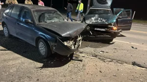Jovem sofre desmaios após colisão frontal entre dois carros em Urubici