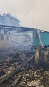 Incêndio destrói residência de dois andares na Serra Catarinense