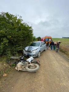 Jovem motociclista fica ferida após colisão com carro em Taió