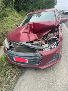 Colisão traseira é registrada na BR-470 em Pouso Redondo