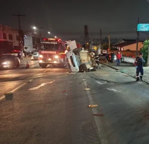 Motorista fica encarcerado em acidente em Lages