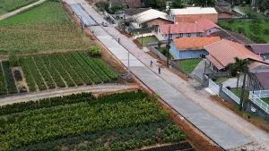 Rua Ignês Busnardo recebe pavimentação em concreto em Rio do Oeste