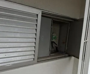 Criminosos invadem prédio e furtam fiação elétrica no Centro de Indaial