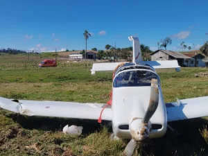 Pane no motor obriga piloto a fazer pouso de emergência em Presidente Nereu