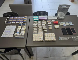 Casal é flagrado com medicamentos contrabandeados para emagrecimento em SC