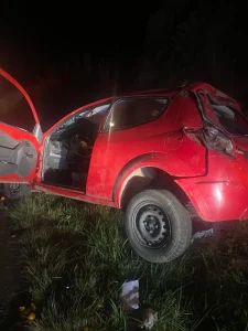 Motorista sofre traumatismo craniano após capotamento na BR-282 em Bom Retiro