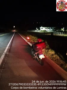 Colisão entre carro e moto mobiliza equipes de socorro