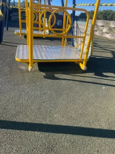 Bombeiros atendem criança ferida em parque infantil em Pouso Redondo