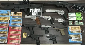 11 armas e 440 munições são apreendidas durante investigação de tentativa de homicídio em SC