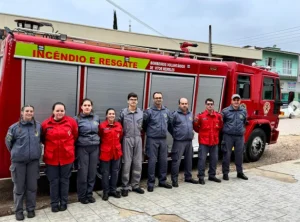 Bombeiros voluntários realizam capacitação para condutores de veículos de emergência