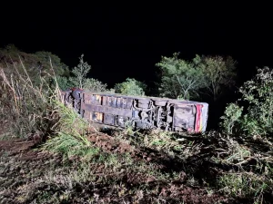 Acidente com ônibus paraguaio em SC