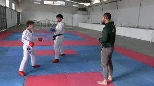 Edemílson Gutz dos Santos, do Karate, está comandando escolinhas da modalidade em novo local no Alto Vale