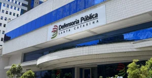 Decisão judicial. Adolescente terá internação psiquiátrica em Rio do Sul