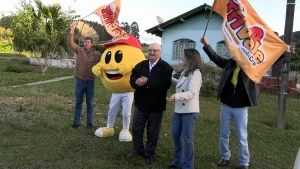 Trivale entrega R$ 50 mil em Aurora