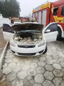 Princípio de incêndio atinge carro em Rio do Sul e motorista controla as chamas