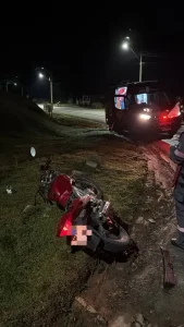 Motociclista é encaminhado ao hospital após saída de pista na BR-470, em Rodeio