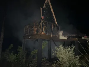Incêndio destrói cabana turística na região do Morro Azul, em Urubici