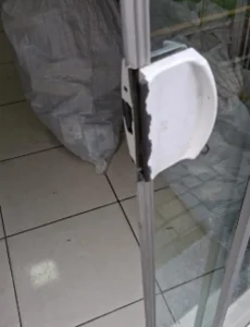 Loja é arrombada e tem encomendas furtadas no Centro de Timbó