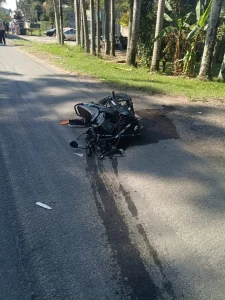 Motociclista morre em acidente com carreta na BR-470, em Indaial