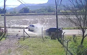 Vídeo flagra acidente que deixou duas mulheres feridas em Rio do Sul