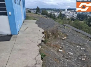 Prefeitura de Correia Pinto atende a recomendação do MPSC e interdita hospital ameaçado por deslizamentos