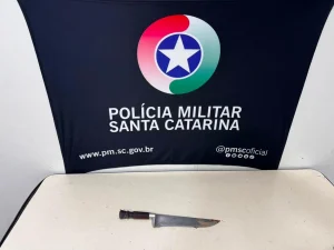 Homem é esfaqueado em via pública, e morre, em Blumenau