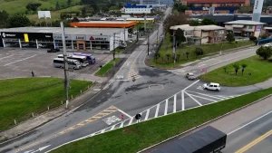 Quatro paradas obrigatórias geram dúvida em cruzamento em Rio do Sul