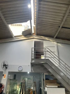 Homem cai de telhado de seis metros e é levado ao hospital em Agrolândia