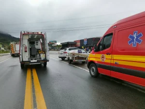 Acidente entre dois veículos deixa feridos na BR-470 em Rio do Sul