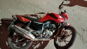 Motociclista fica ferido em colisão entre carro e moto próximo ao Portal de Presidente Getúlio