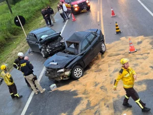 COLISÃO ENTRE DOIS VEÍCULOS DEIXA UMA PESSOA MORTA NA BR-282, EM SANTO AMARO DA IMPERATRIZ