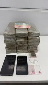 Dupla é presa com 15 kg de maconha na BR-470 em Ibirama