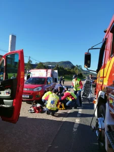 Colisão entre carro e moto deixa dois homens feridos na BR-470 em Rio do Sul