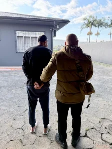 Polícia Civil prende homem suspeito de aplicar golpes com milhas em SC