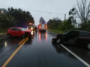 Colisão frontal deixa quatro feridos na BR-470, em Rio do Sul